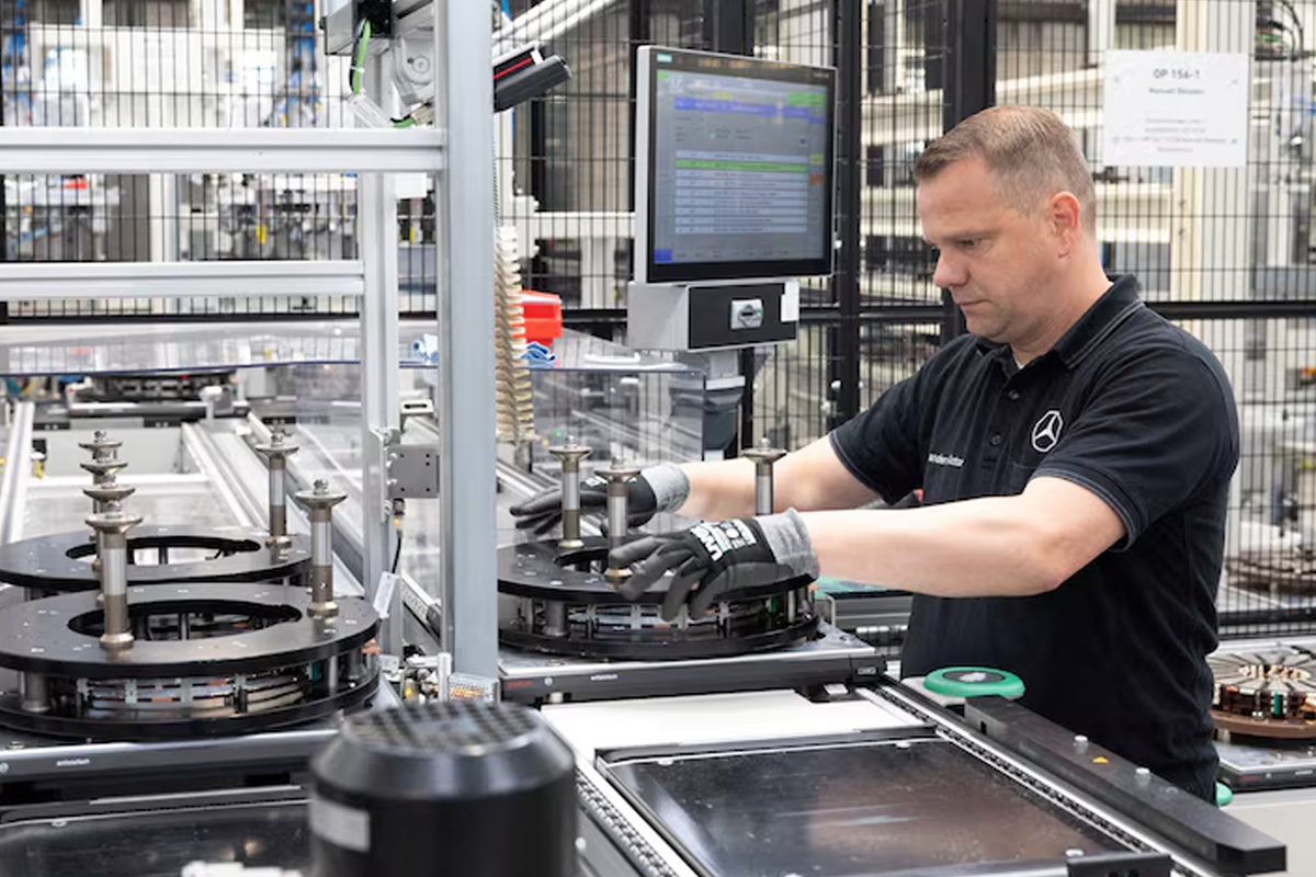 Mercedes-Benz выбирает между закрытием завода и увеличением рабочей нагрузки