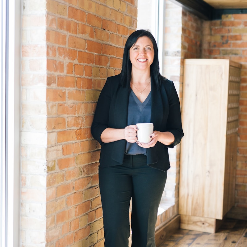 Анна Султанова